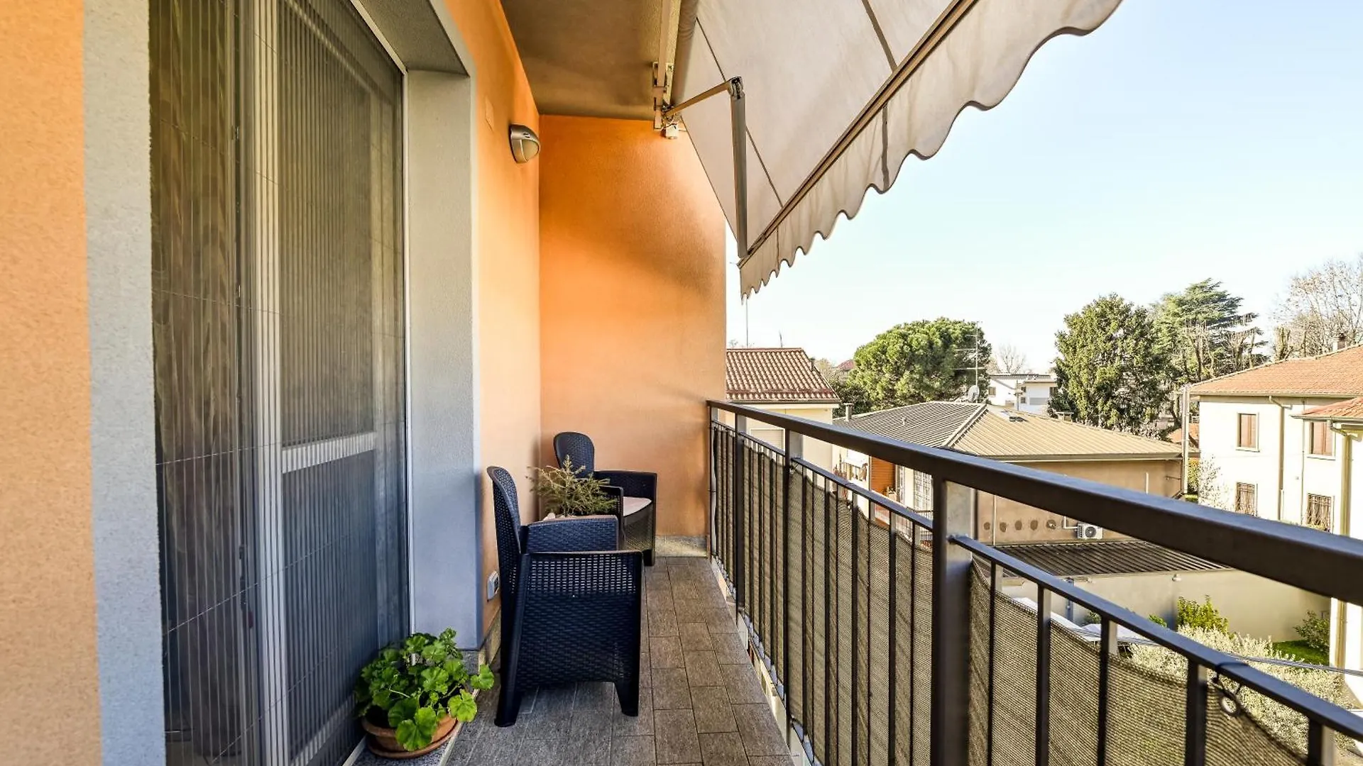 App 2Rooms Letto Matrimoniale, Letto Singolo, Divanoletto Matrimoniale La Casa Di Hellen Milano Como Fiera Mxp Saronno Monza Apartment
